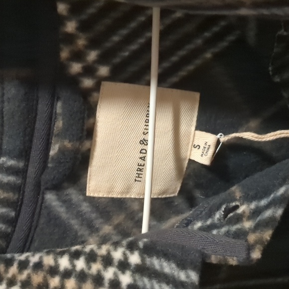 Thread and supply fleece button down women's charcoal BF plaid Small - Picture 2 of 8